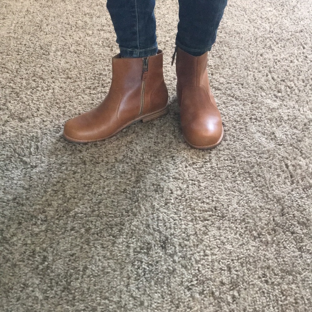 OluKai booties camel tan brand new